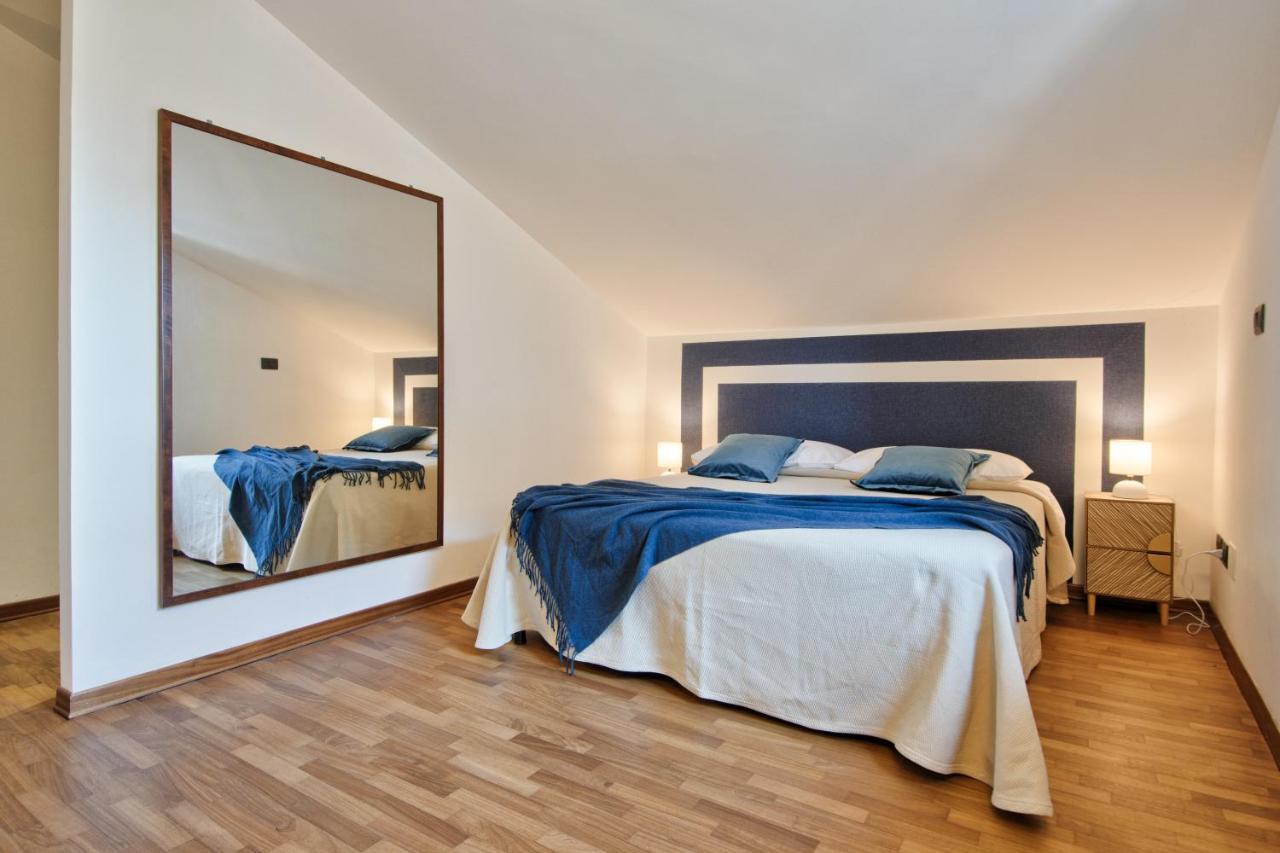 5 Miglia Apartment La Mansarda A Колленьо Экстерьер фото