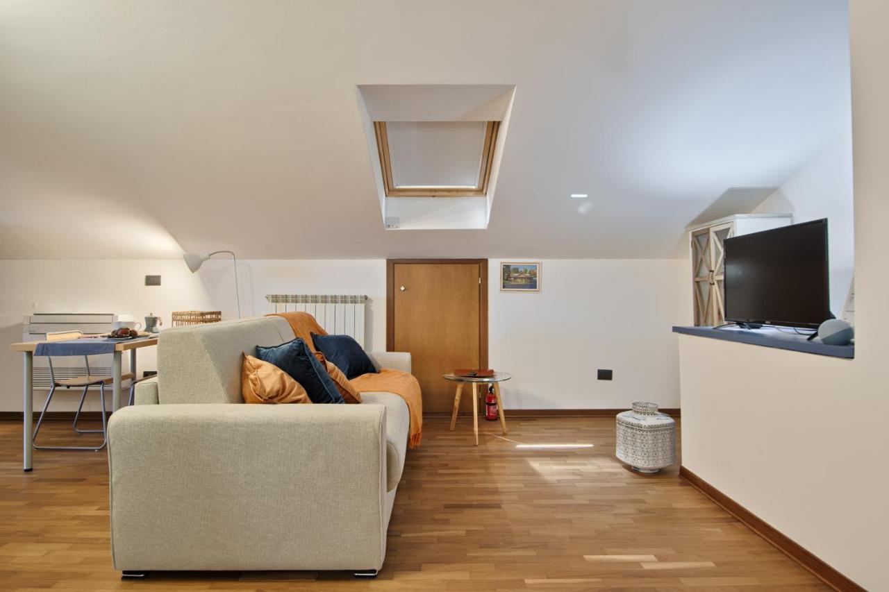 5 Miglia Apartment La Mansarda A Колленьо Экстерьер фото